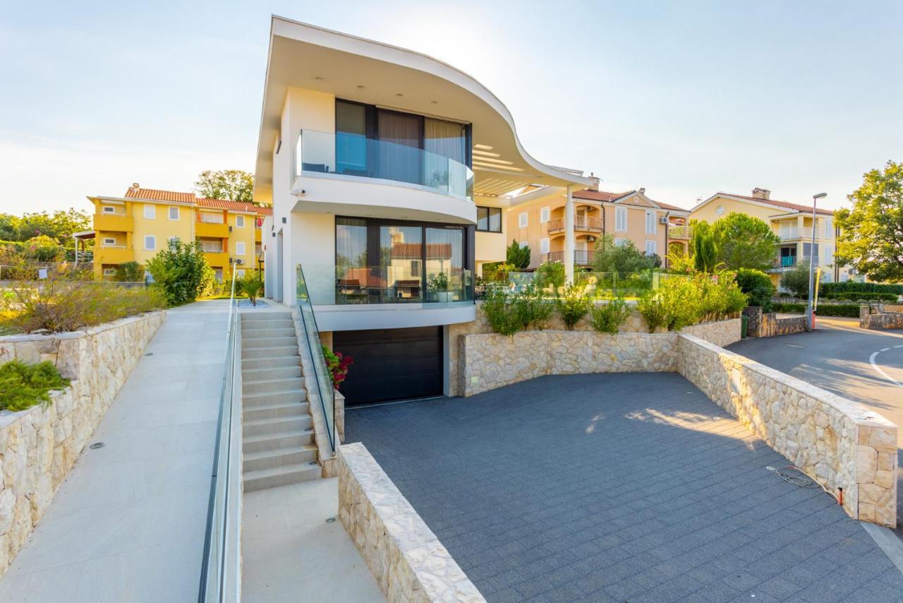 Villa Piano Vantacici Luaran gambar